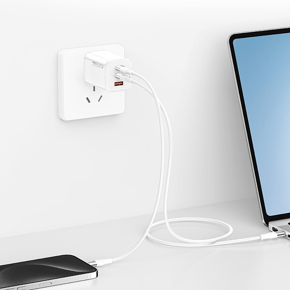 Recci RC85E GaN Teknolojili Hızlı Şarj Başlığı USB-A to Type-C PD 67W Kablolu Şarj Seti Beyaz
